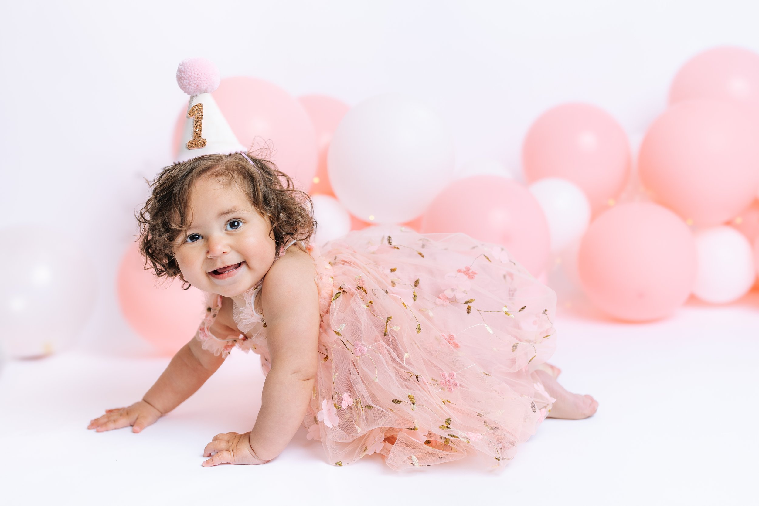Mia-Cake Smash-Previews-1-7.jpg