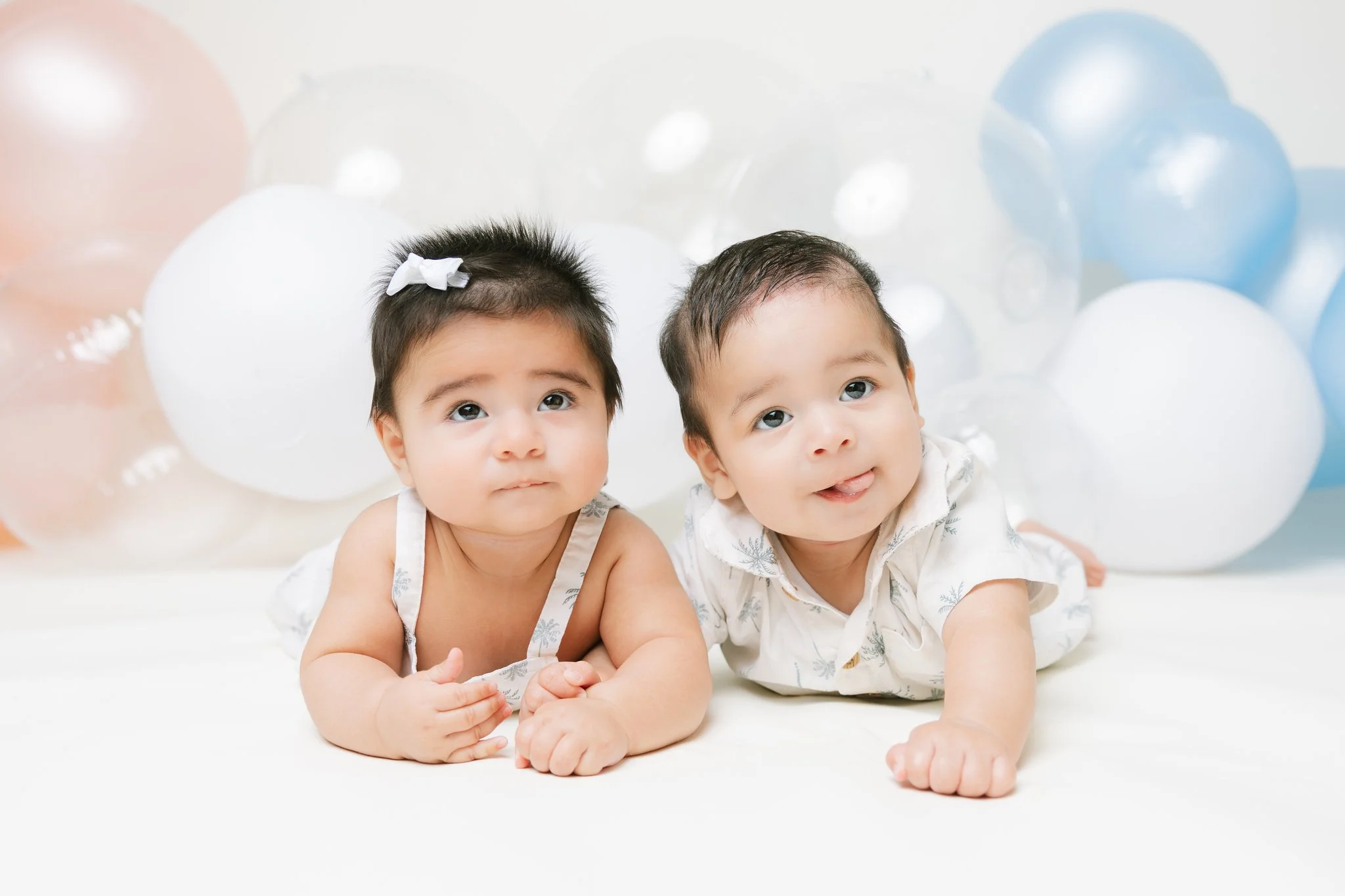6 months-milestone-photos-twins-10.jpg