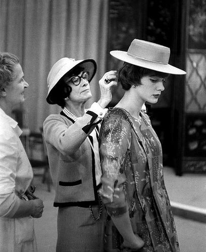 Coco Chanel, patronne modèle  Chanel, Coco chanel, Chanel vintage