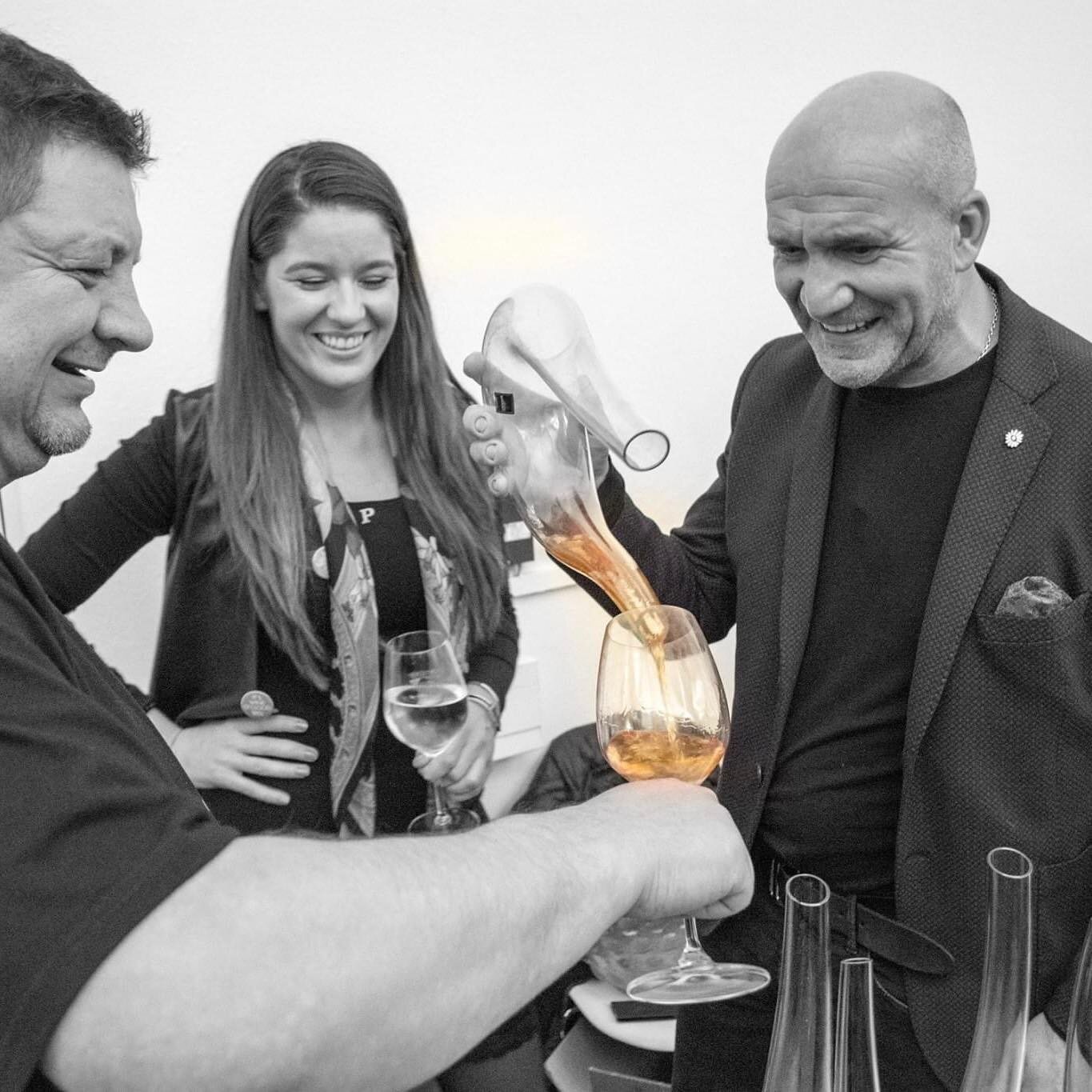 🍊 Ode to Orange 🍊 
On this #NationalOrangeWineDay we&rsquo;re reflecting on the moments that led us to making our own Orange Flamingo:
- Tasting hundreds of beautiful orange wines in Vienna in 2016, including @moviawines 
- Learning about the magic