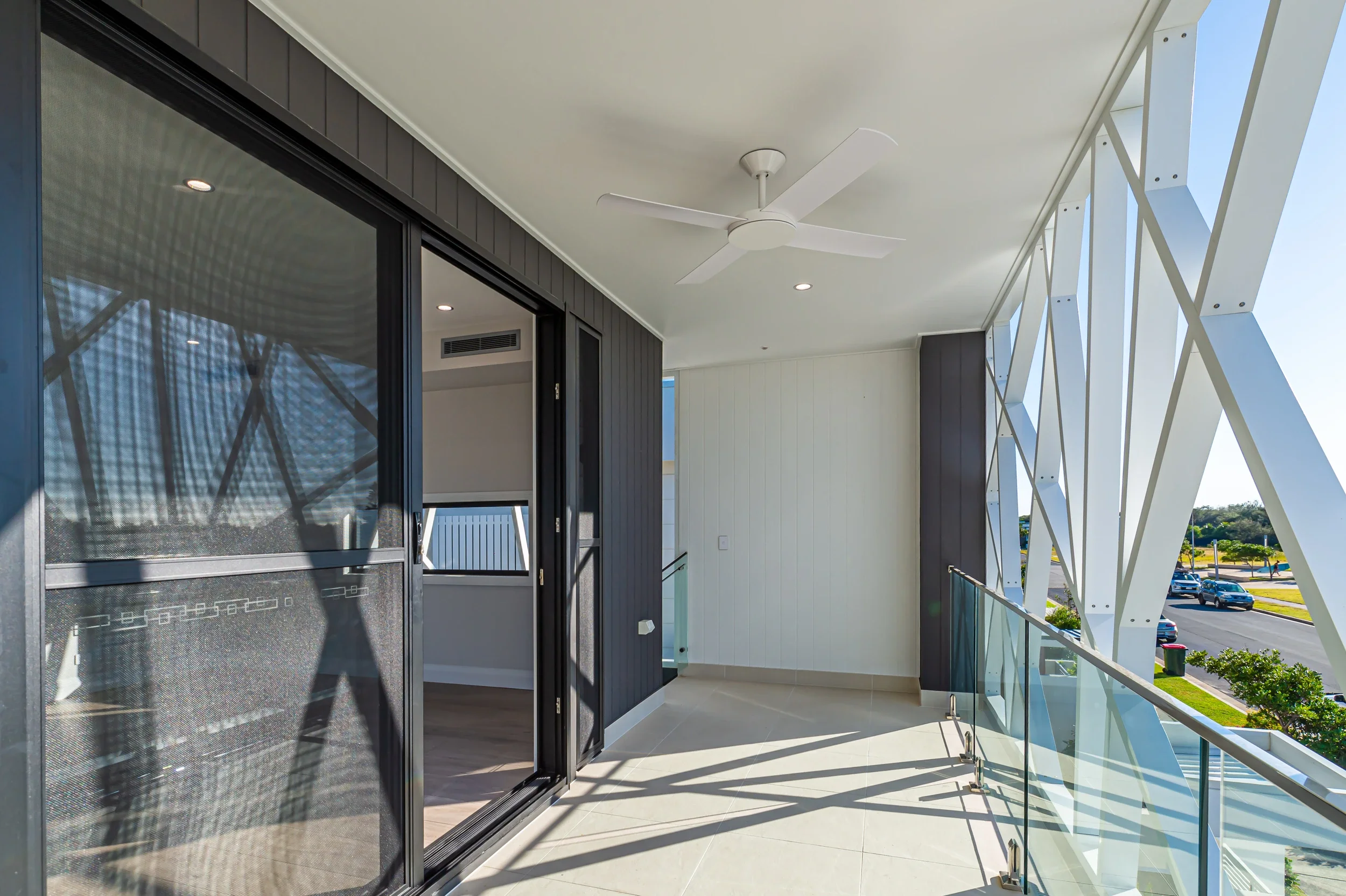 cylinders-66-kingscliff-14-upstairs-balcony.webp