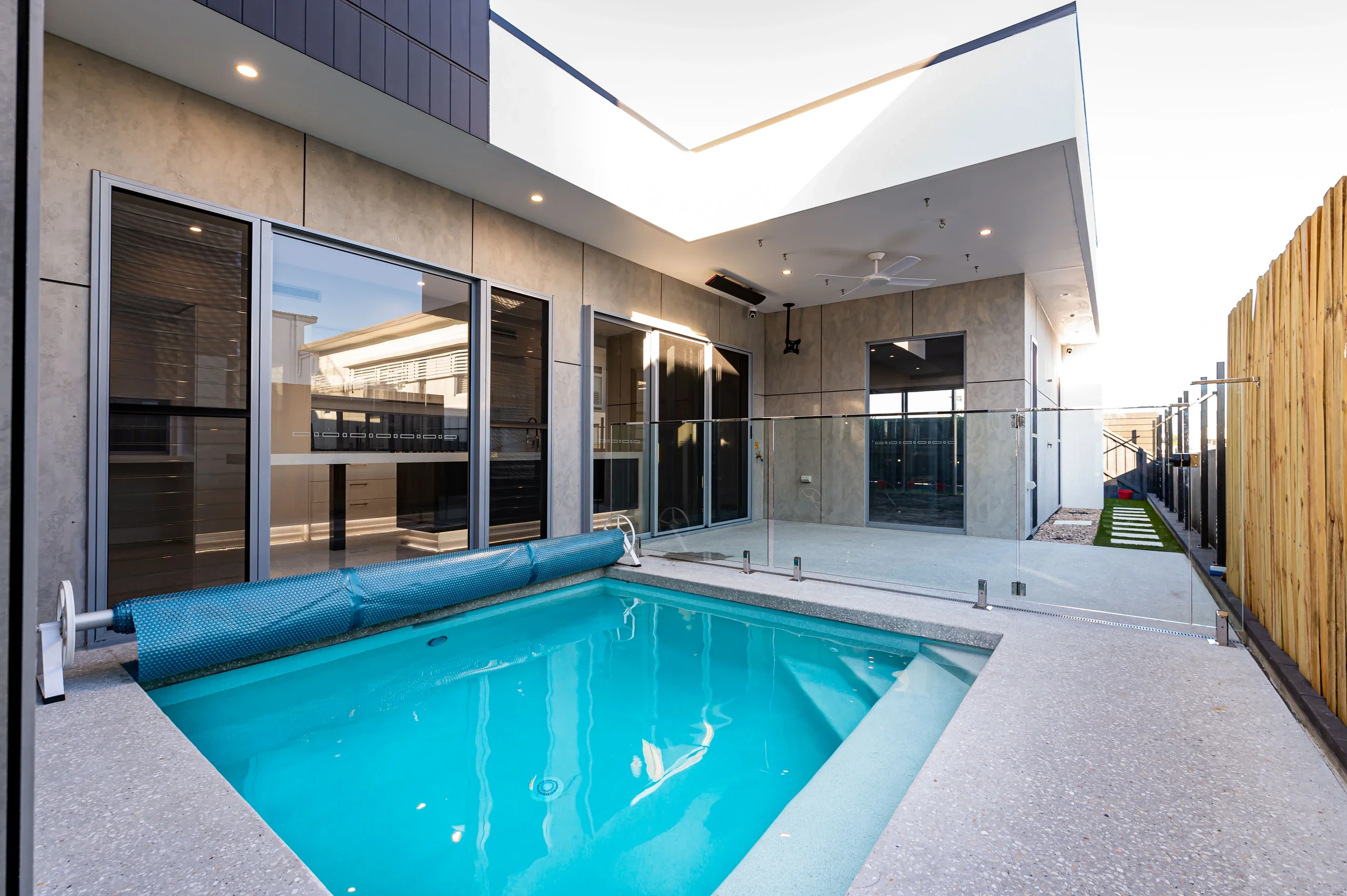 cylinders-66-kingscliff-12-pool-courtyard.webp