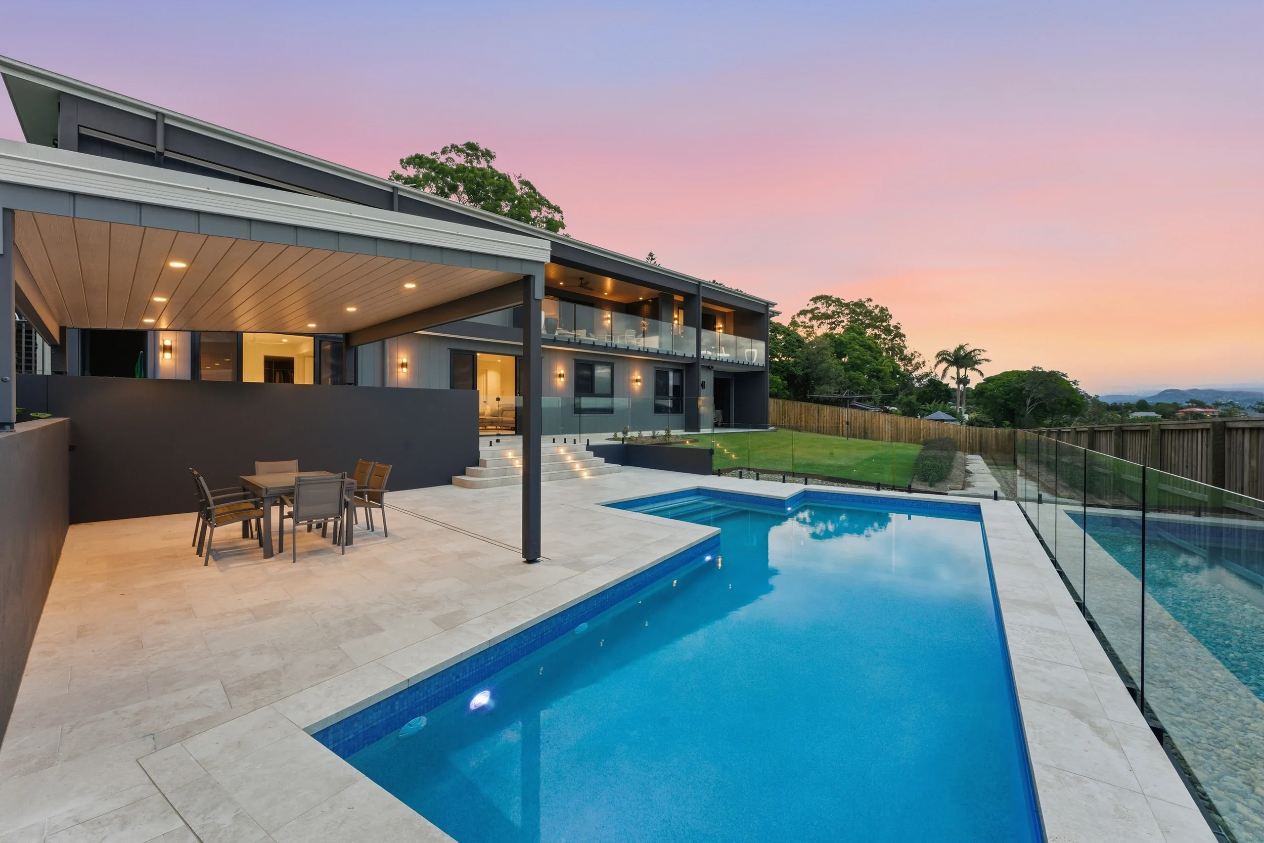 parkes-ln-terranora-02-pool-at-dusk.webp
