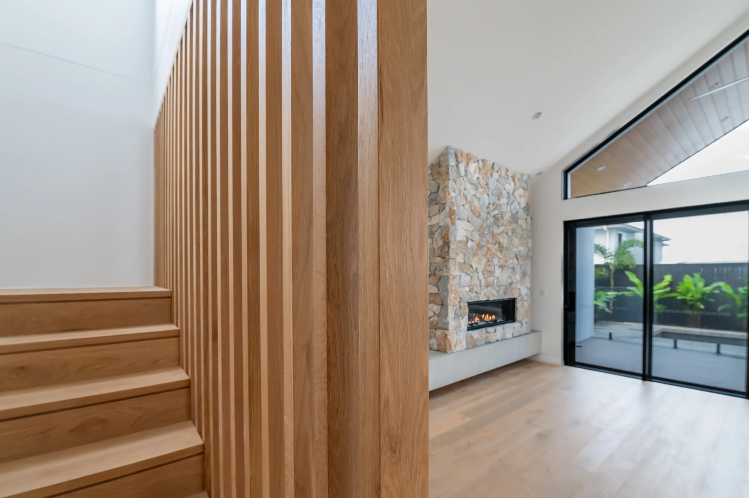 cylinders-74-kingscliff-14-timber-batten-staircase.webp