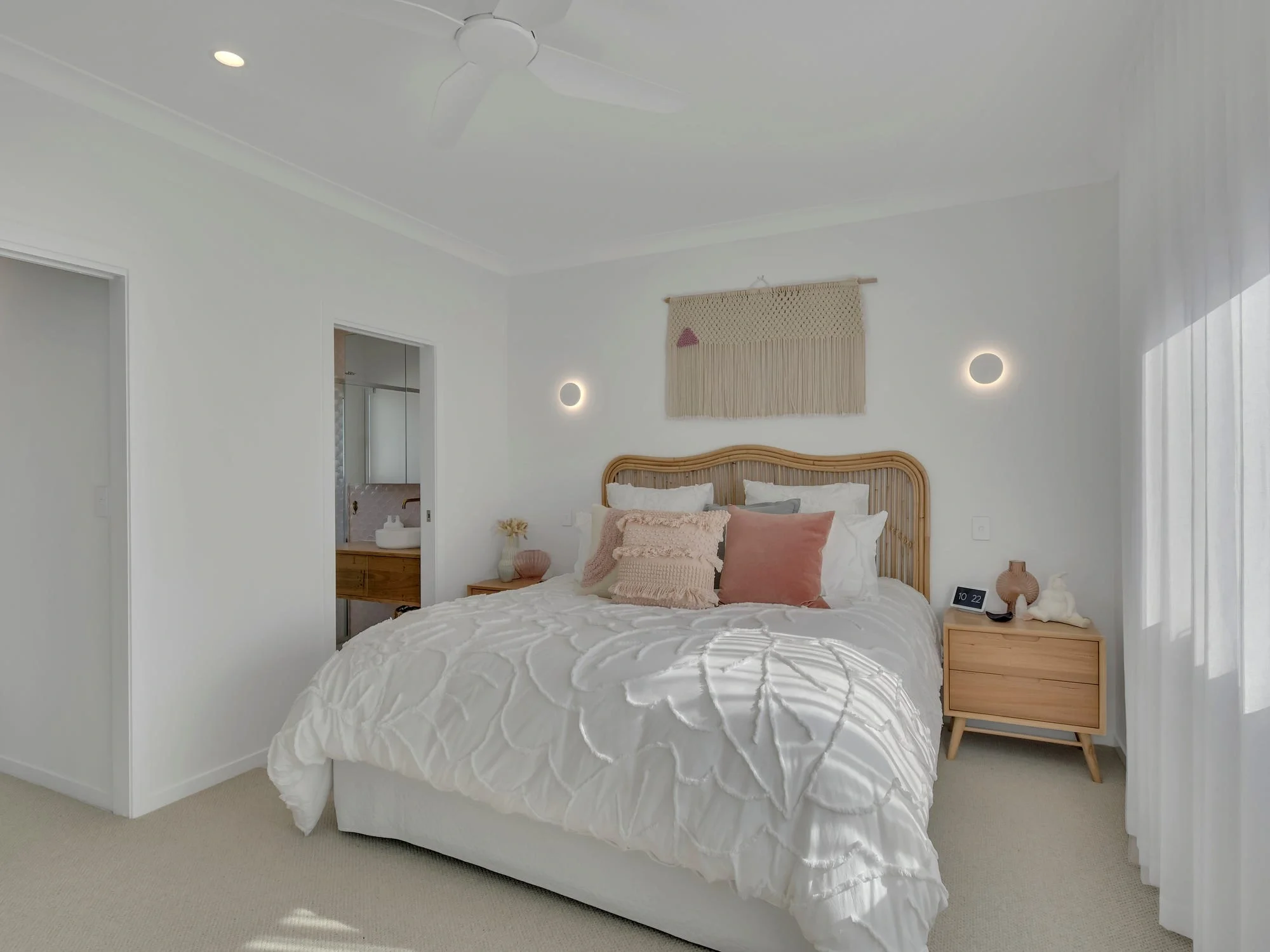 boomerang-st-kingscliff-08-main-bedroom.webp