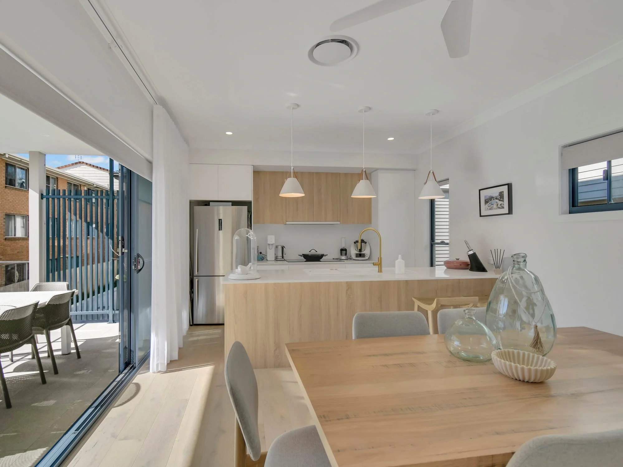 boomerang-st-kingscliff-04-kitchen-and-dining.webp