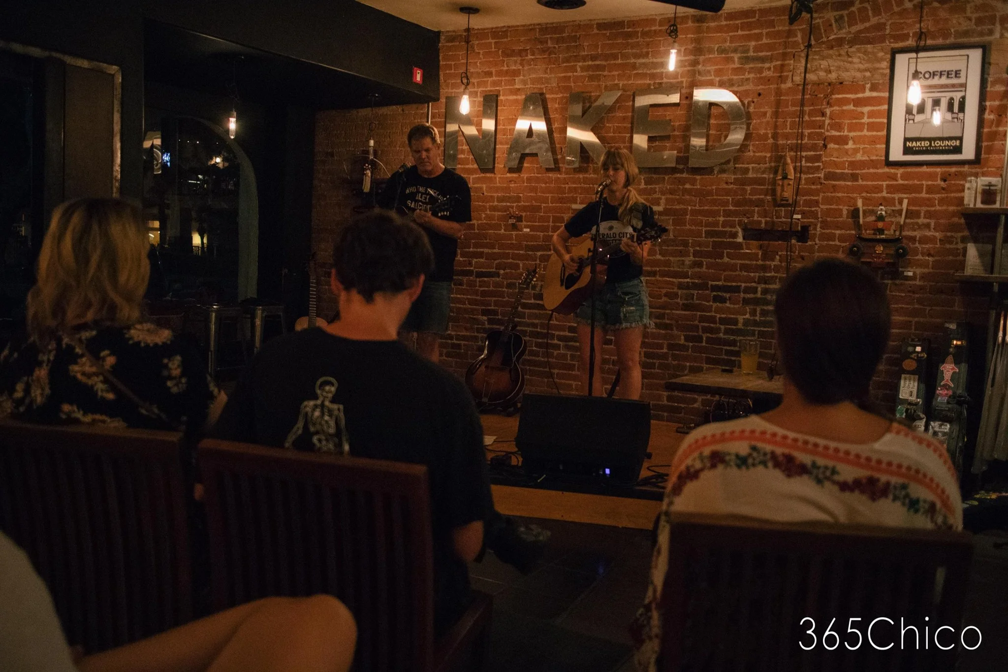 NakedLounge4.jpg