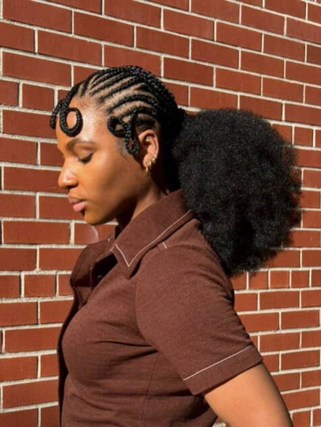 Cornrows in the front, kinking ponytail in the back ✨
@kimberleyyjoy serving 70s Brooklyn elegance in Fort Greene. 🤎🤎🤎

Protective styling that moves as beautifully as you do💫

Click the link in our bio to learn more.

#TressesOfSoleil #Protectiv