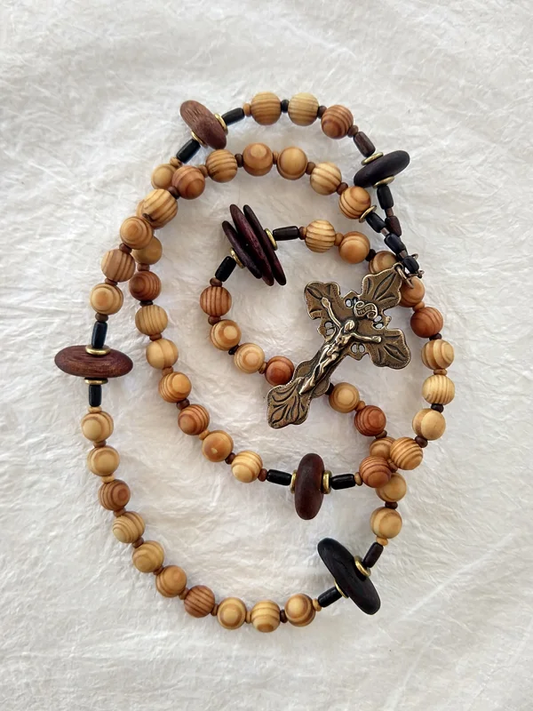 Mixed Woods rosary handmade by Still Stone and Moss Prayer Bead Art. Variation 1, full view