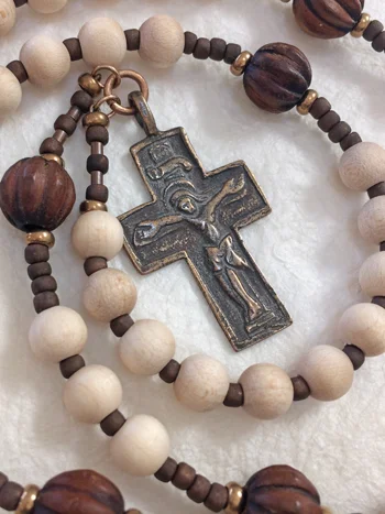 Step by Step rosary handmade of maple wood by Still Stone and Moss Prayer Bead Art, detail