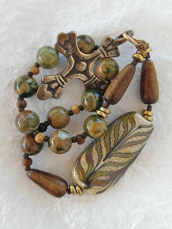Radiant Bounty, one of a kind handmade chaplet, of rhyolite and glass, by Still Stone and Moss Prayer Bead Art. Detail.