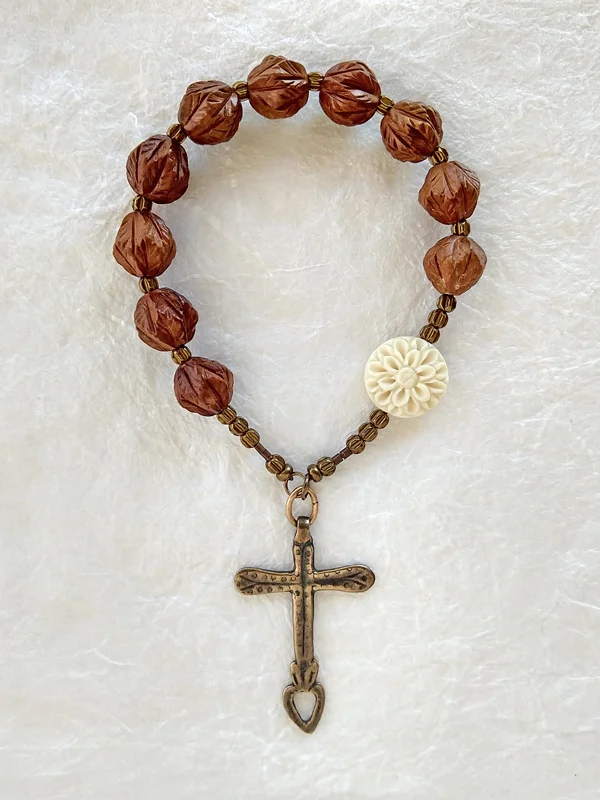 Flourishing Garden, variation 7, chaplet handmade with floral and leafy beads, by Still Stone and Moss Prayer Bead Art. Full view.