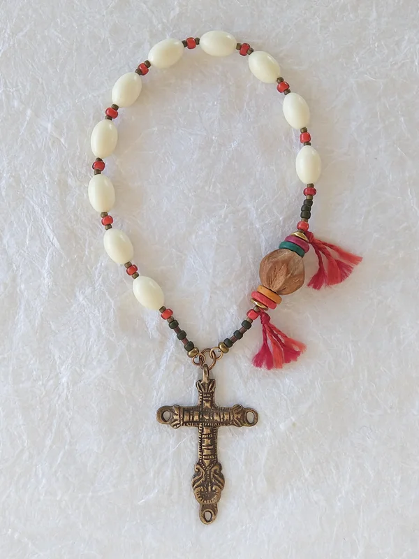 Confetti-chaplet-bone-fv600.jpg
