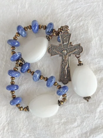 Mary in Blue, chaplet handmade of sodalite and quartz by Still Stone and Moss Prayer Bead Art. Detail.