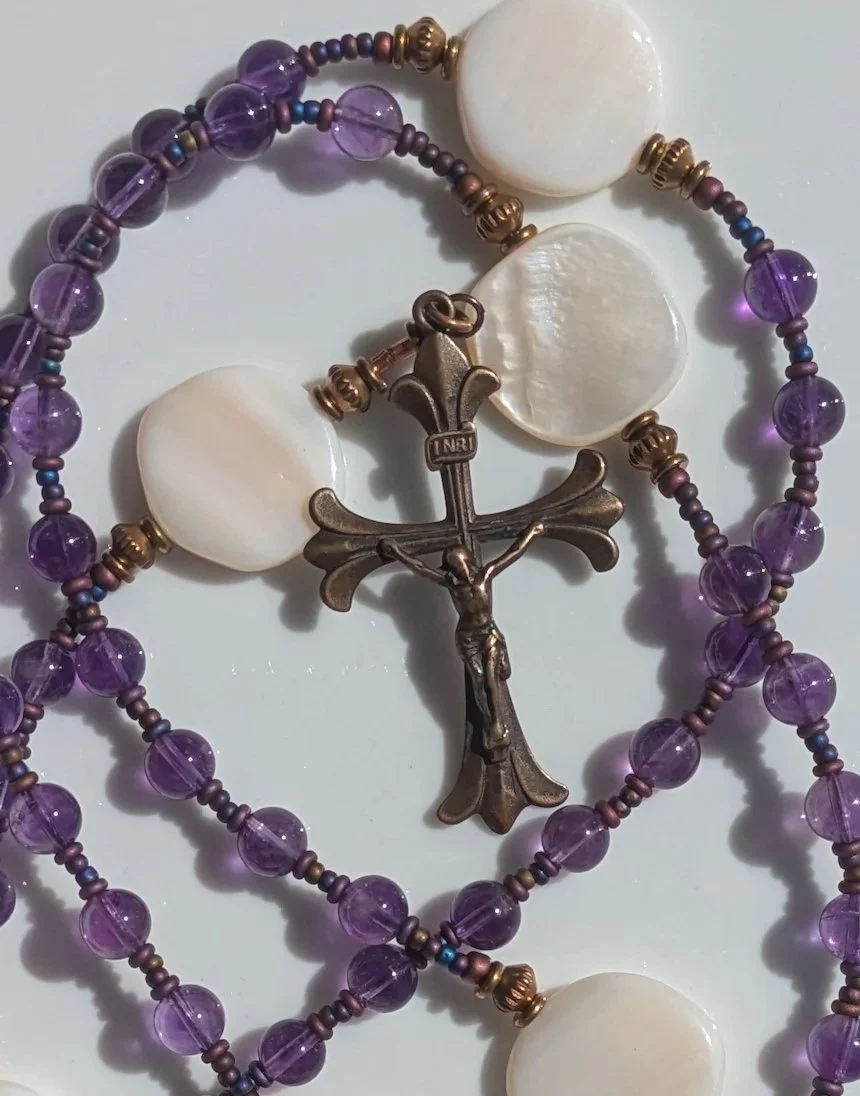 Fleur+de+Lis+amethyst+6mm+rosary+detail+best.jpg
