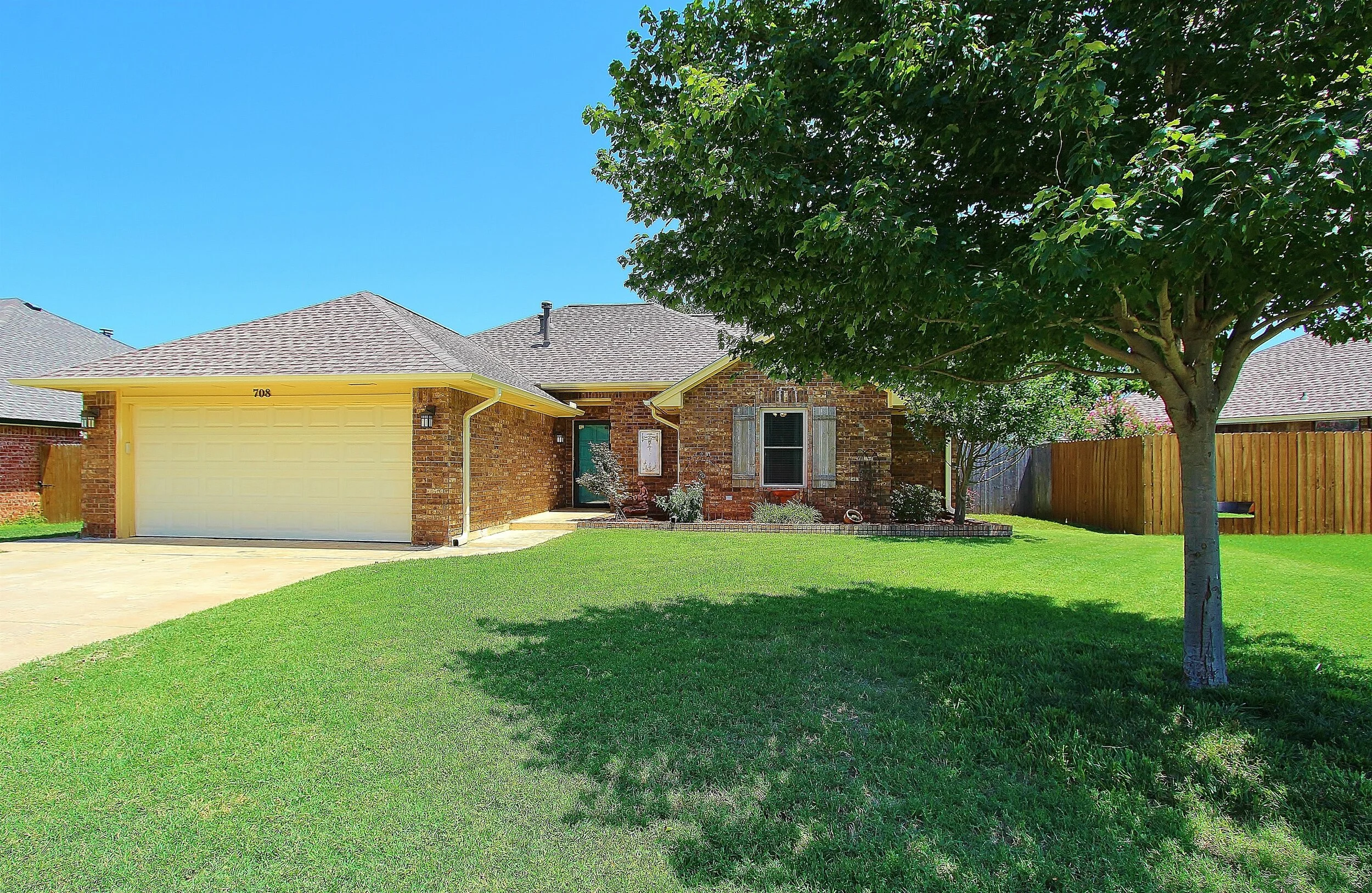 Exterior Photo 3.jpg