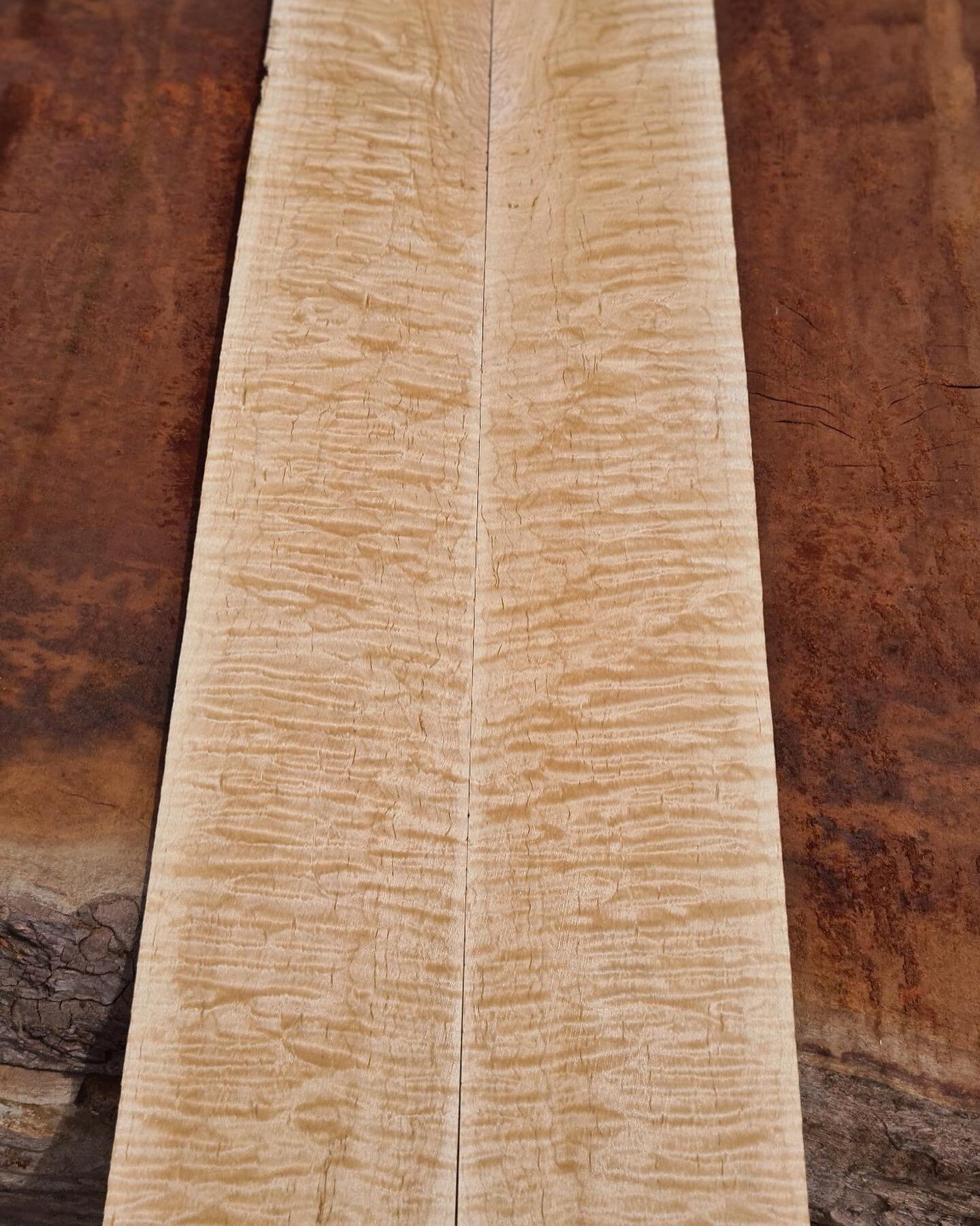 Book matched quilted Maple. Mmmmm. Bonza. Enjoy.