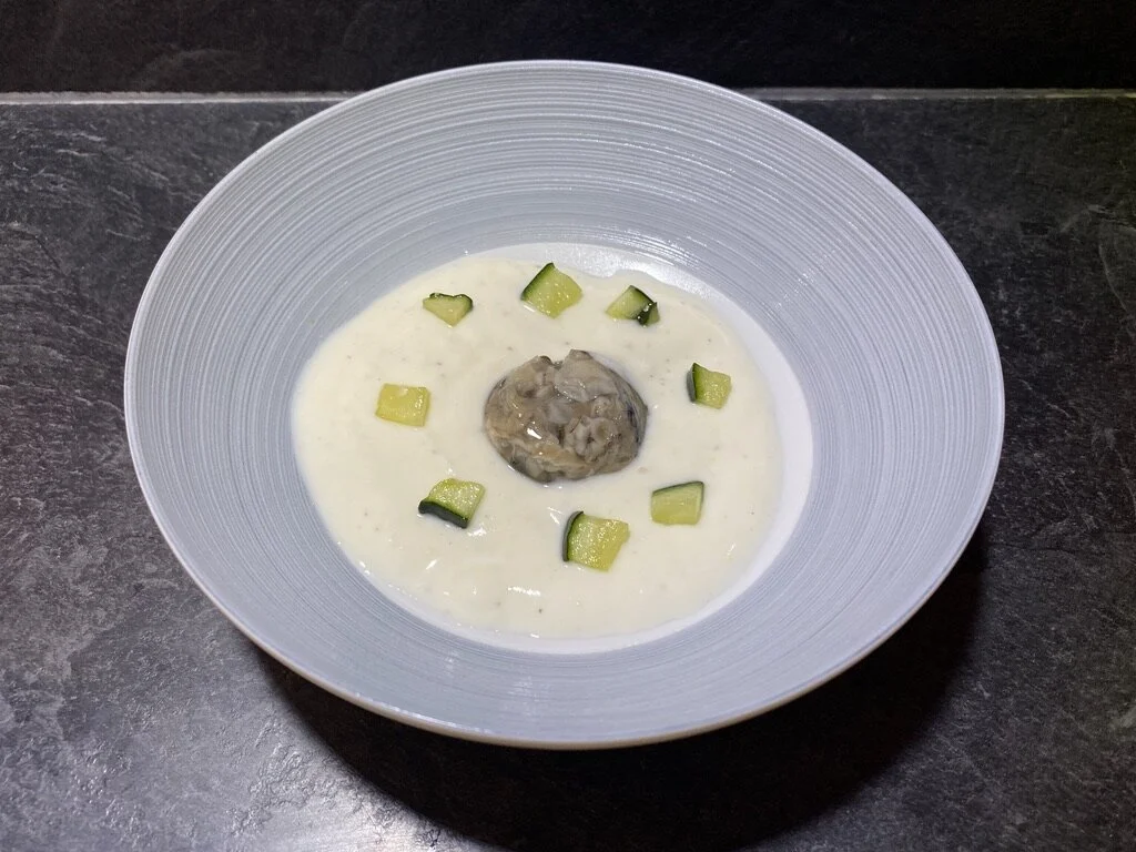 Huîtres, fine gelée et yaourt à la réglisse - Anne-Sophie Pic*** - 9/10