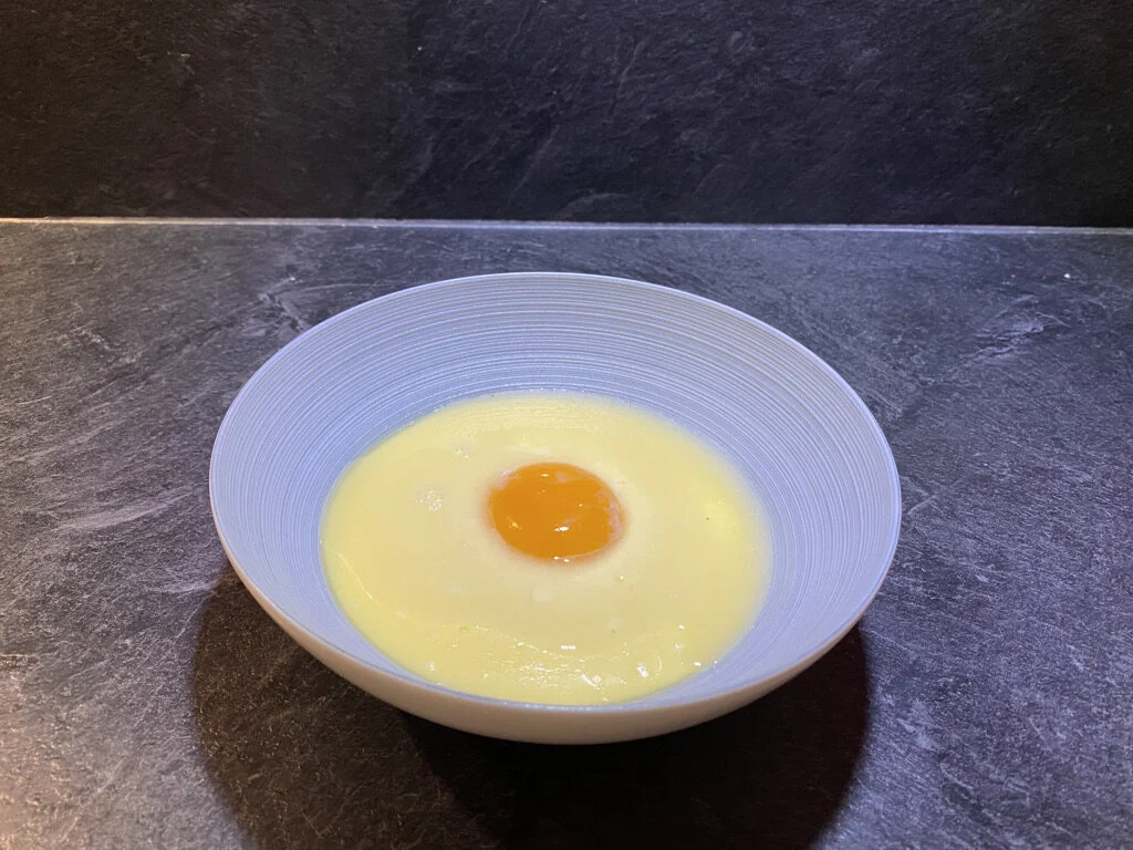 Oeuf translucide, crème de parmesan - Thierry Marx** - 5/10