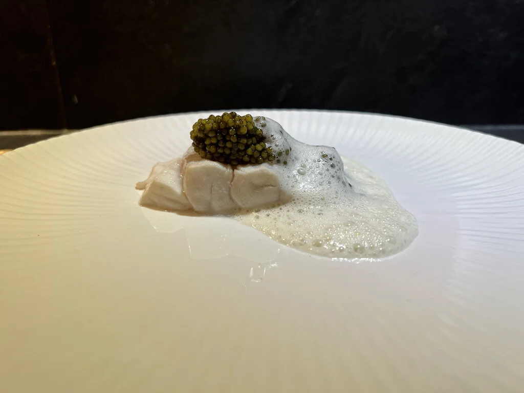 Le bar de ligne au caviar - Anne-Sophie Pic*** - 8/10