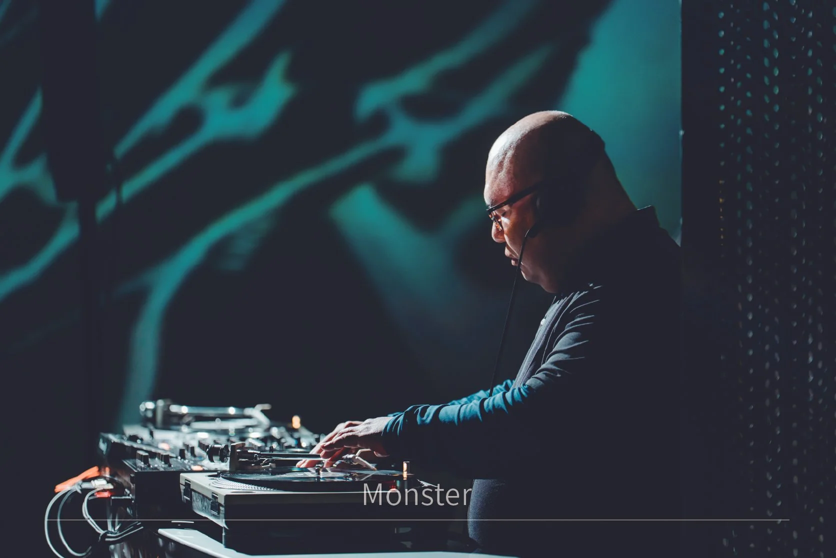 dj_工作區域 1.jpg