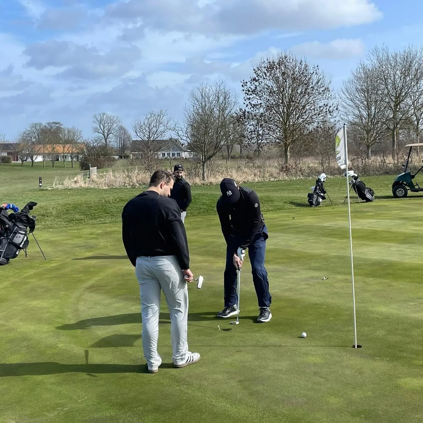 Die Saison hat begonnen! 🤩 Habt ihr es schon geschafft, uns zu besuchen? 
Falls nicht, können wir euch mitteilen, dass die neue Bahn 108 nun eröffnet ist und unsere Anlage damit noch besser erreichbar macht! 

Bis bald!