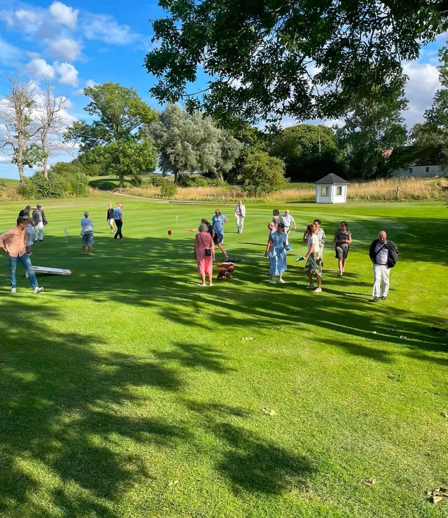 Neulich wurde unsere gesamte Anlage für eine Geburtstagsfeier gebucht! 

Es gab Essen im Restaurant, Spiele im Garten und natürlich Tanz zu Live-Musik 🕺

@naturligtvisgcc ist perfekt für 