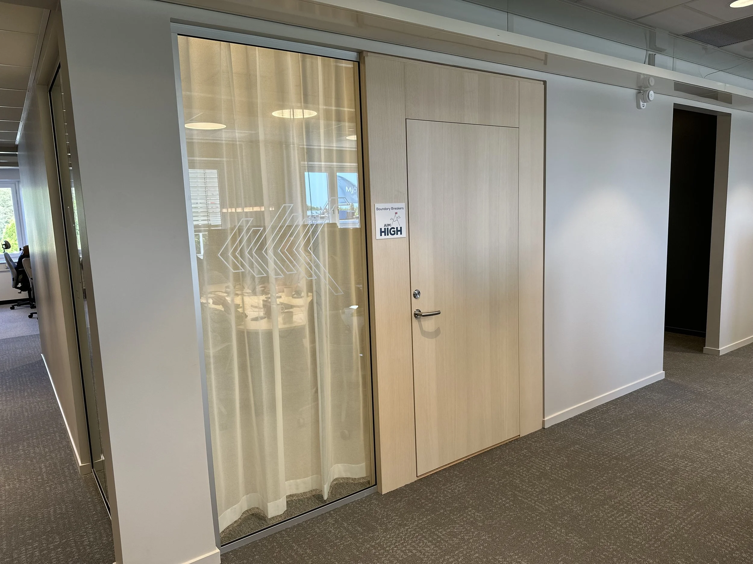 Hexagone på mötesrum.jpeg