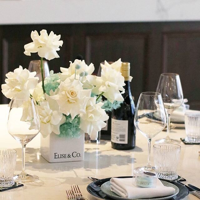 ELISE &amp;Co.Bridal shower @finaltoucheseventstyling
@montana_flora 
@eventsbyeventful 
@clearcut_co
@onebitemacarons