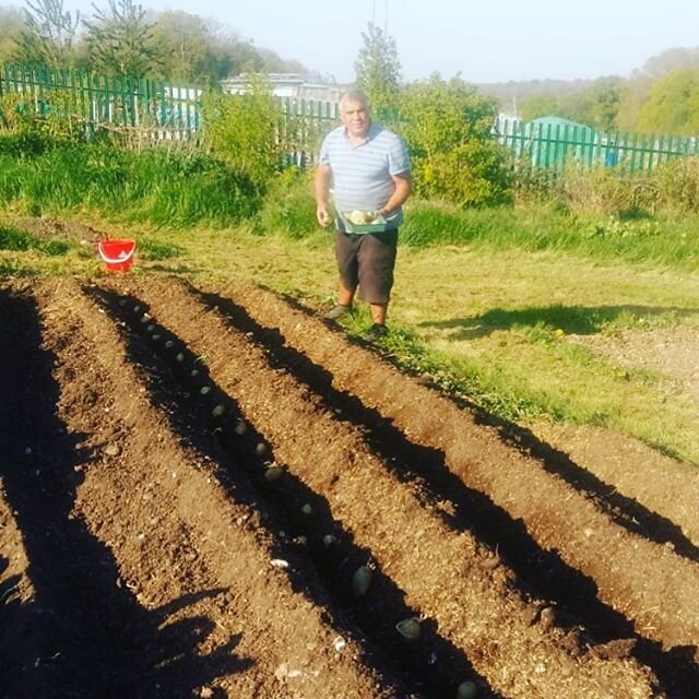 Our @goodfoodmatterscharity hero - working so hard to keep the gardens going during #covid19 - thank you 🌱🌈🐝