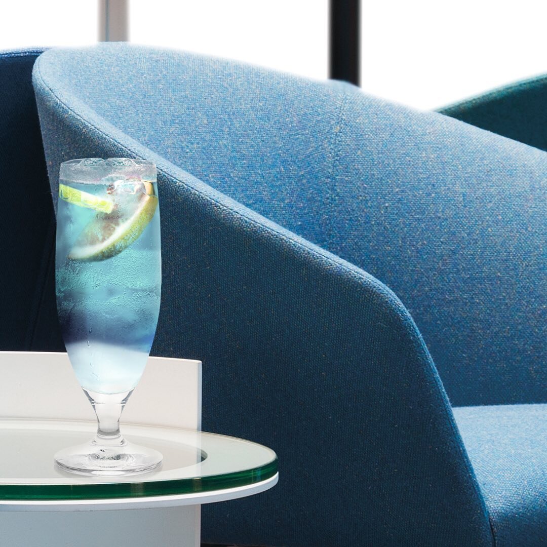 Taking to the skies this summer? Beat the heat at SLOW XS with a refreshing drink of your choice from the wide offering available at our bar. ✨
&bull;
#AirportLounge #TravelExperience #TravelHappy #FlightLife #AirportLife #LuxuryTravel #AirportStyle 