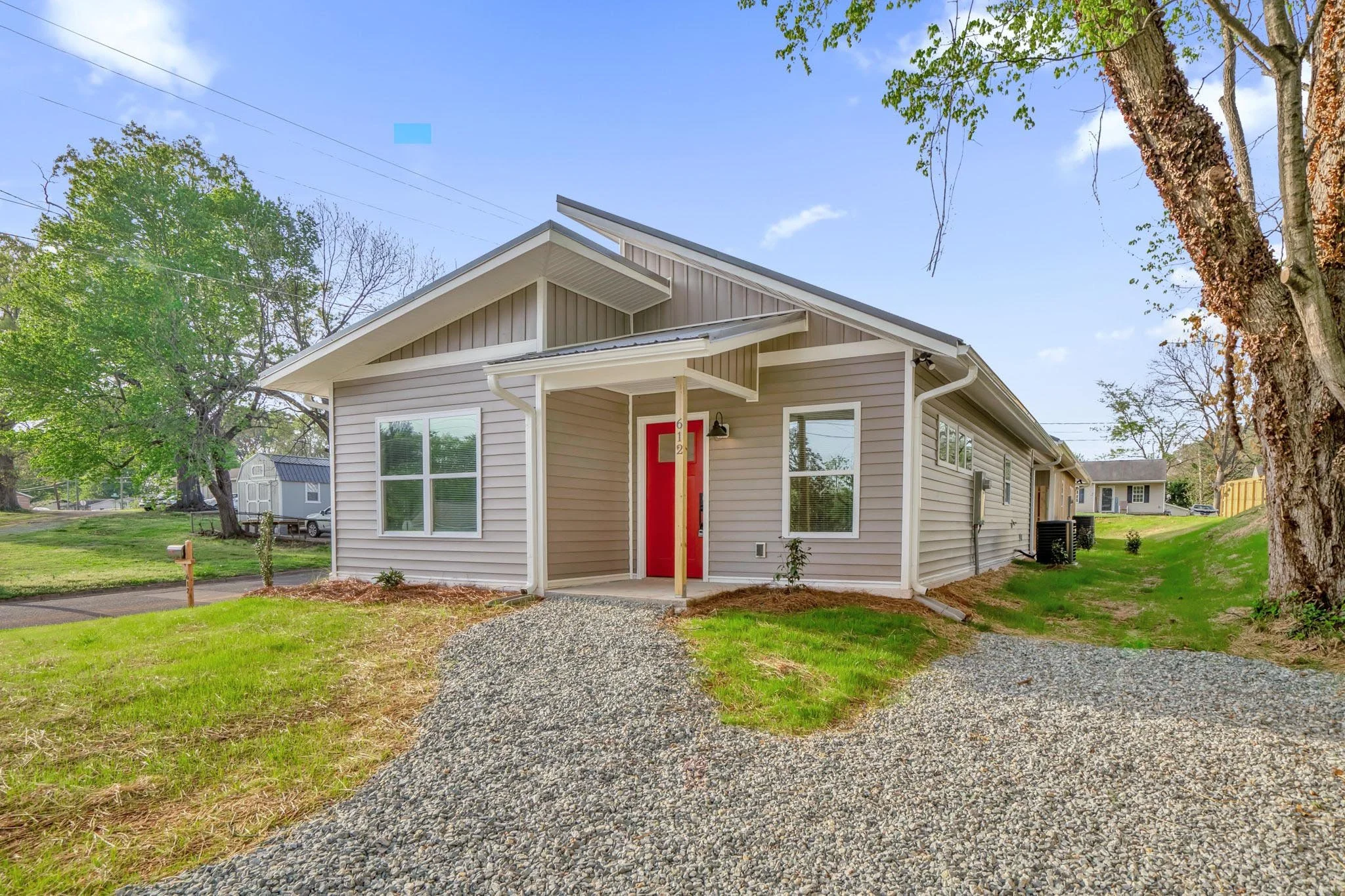 2-web-or-mls-606 North St-2.jpg