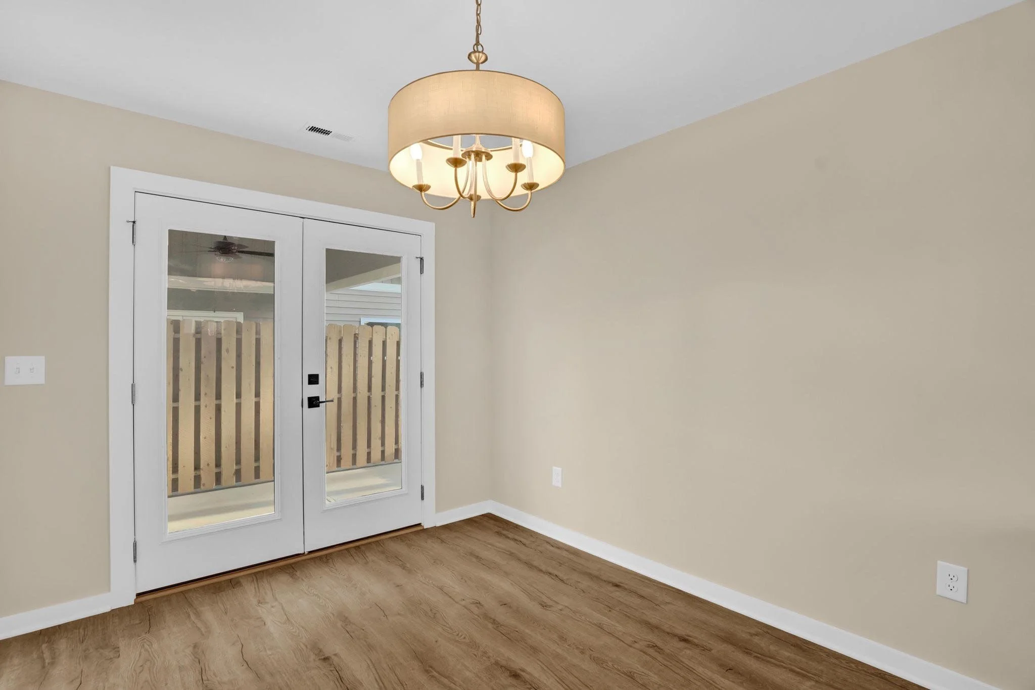 12-web-or-mls-606 North St-12.jpg