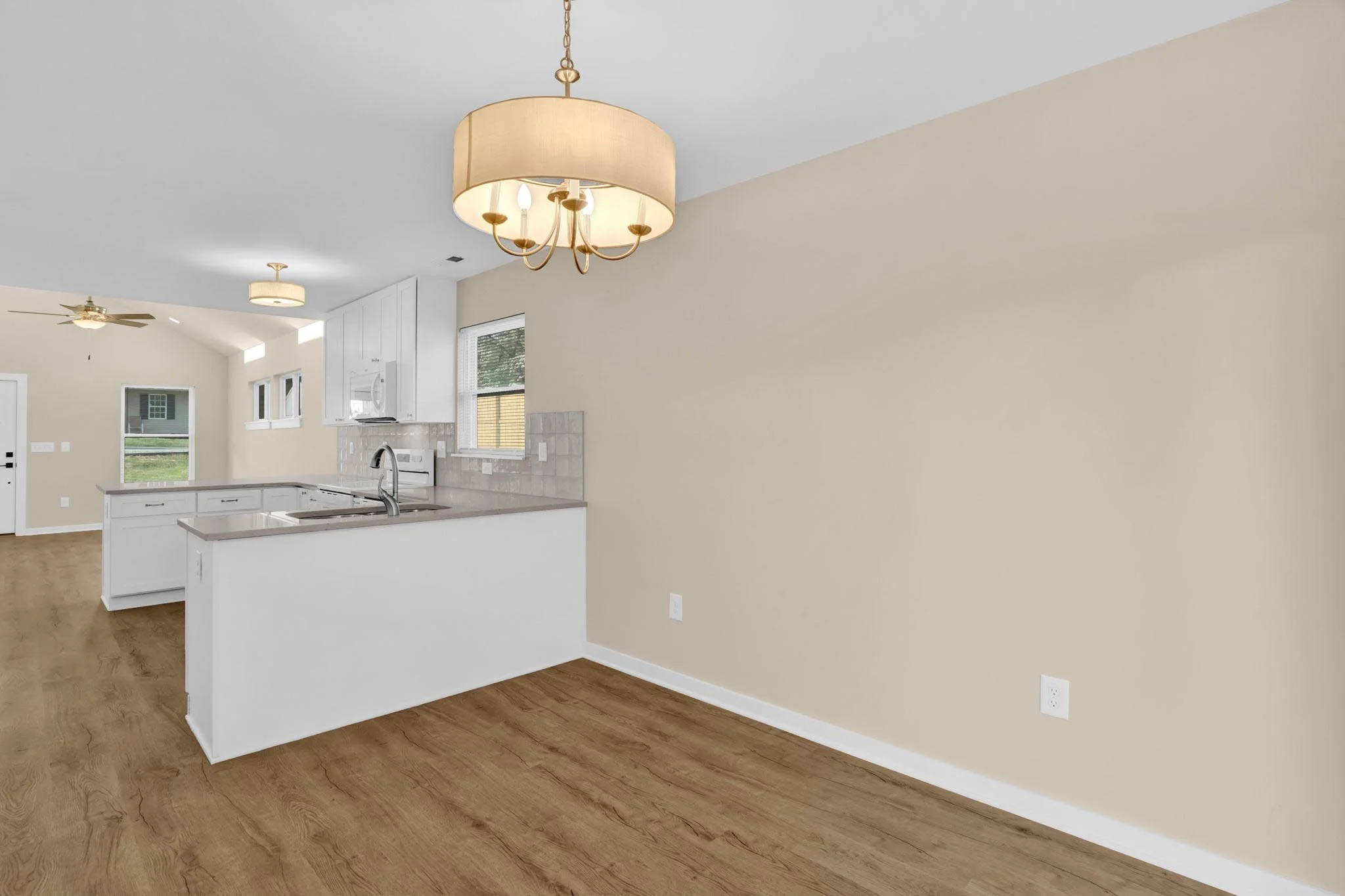14-web-or-mls-606 North St-14.jpg