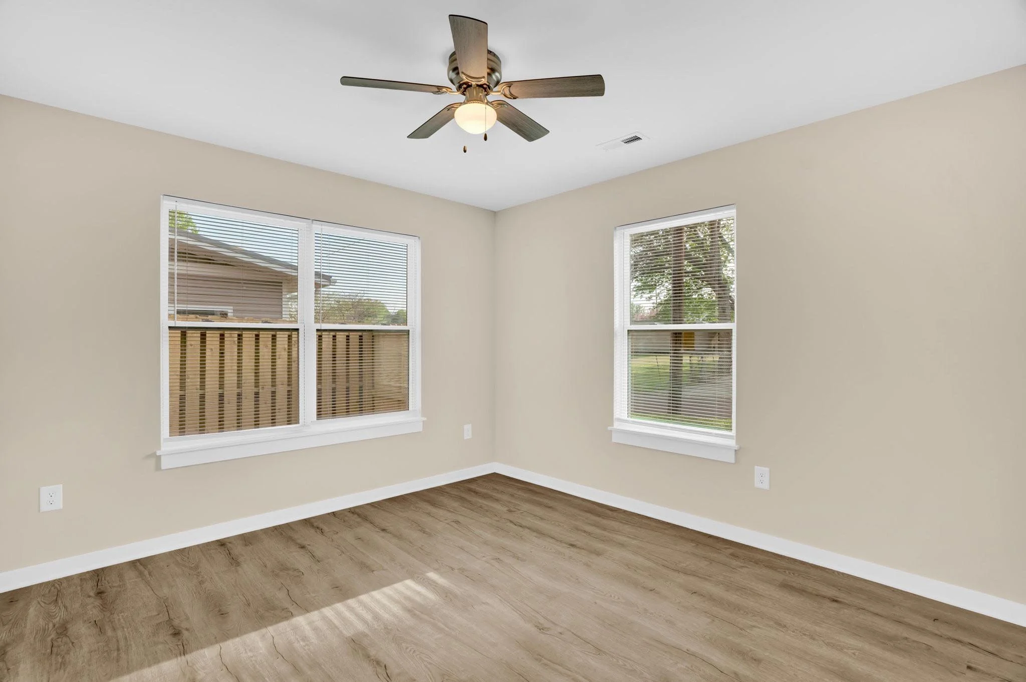 15-web-or-mls-606 North St-15.jpg