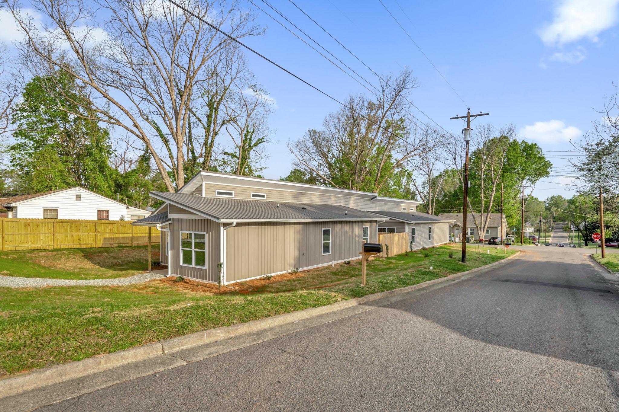 31-web-or-mls-606 North St-31.jpg