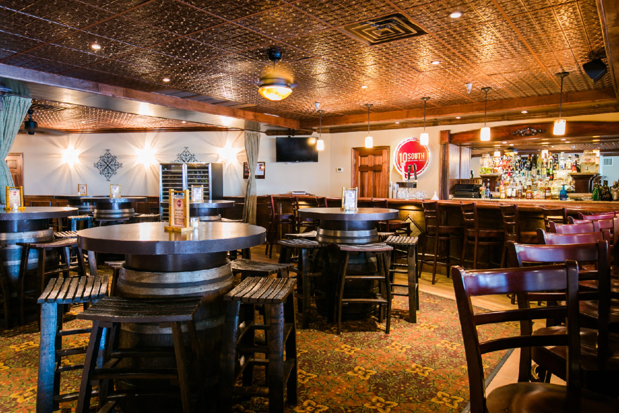 10-south-wine-bar-lbi.jpg