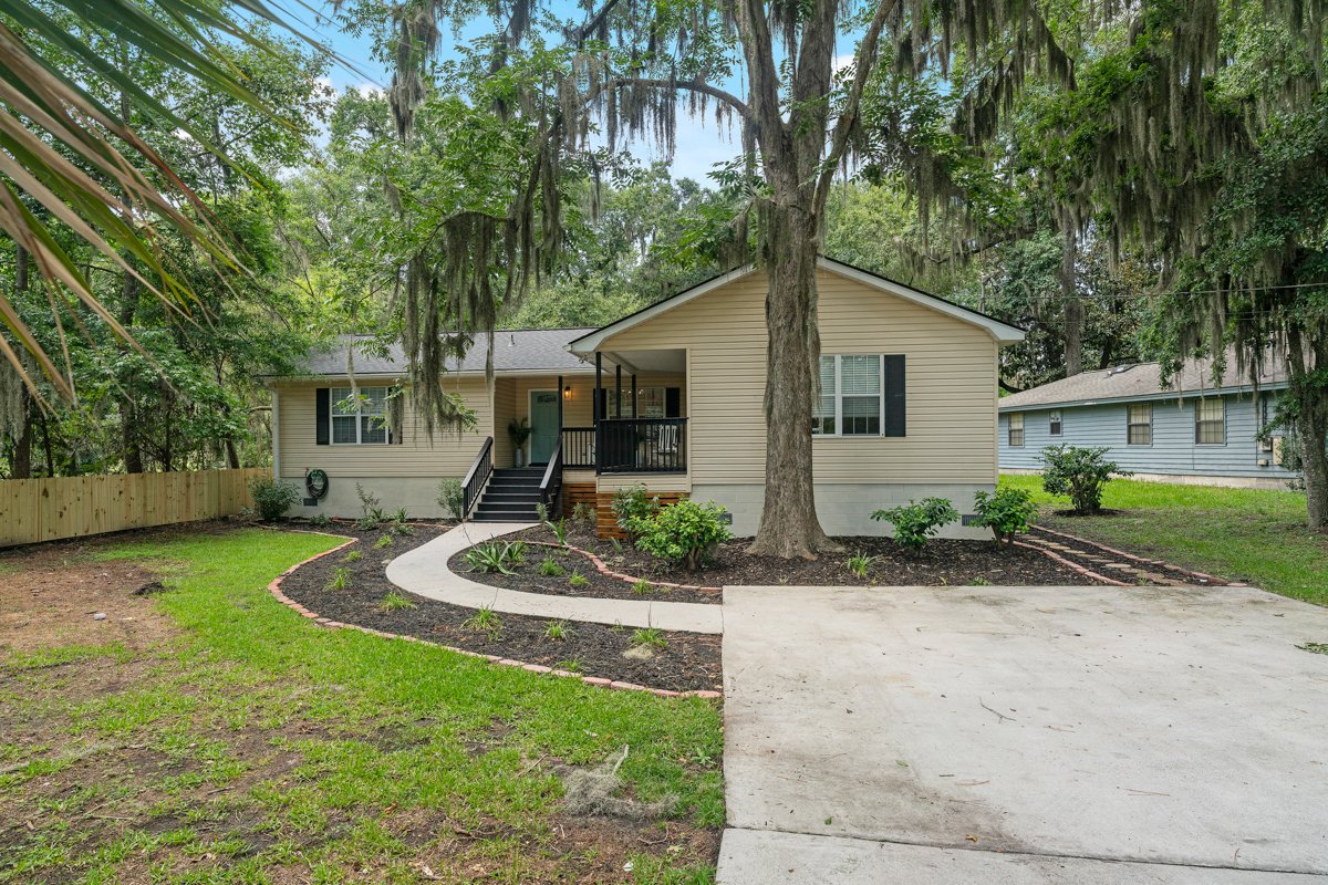 5109 LaRoache-1.jpg