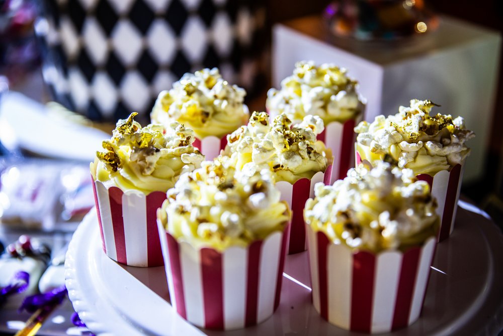 Circus party popcorn cakes