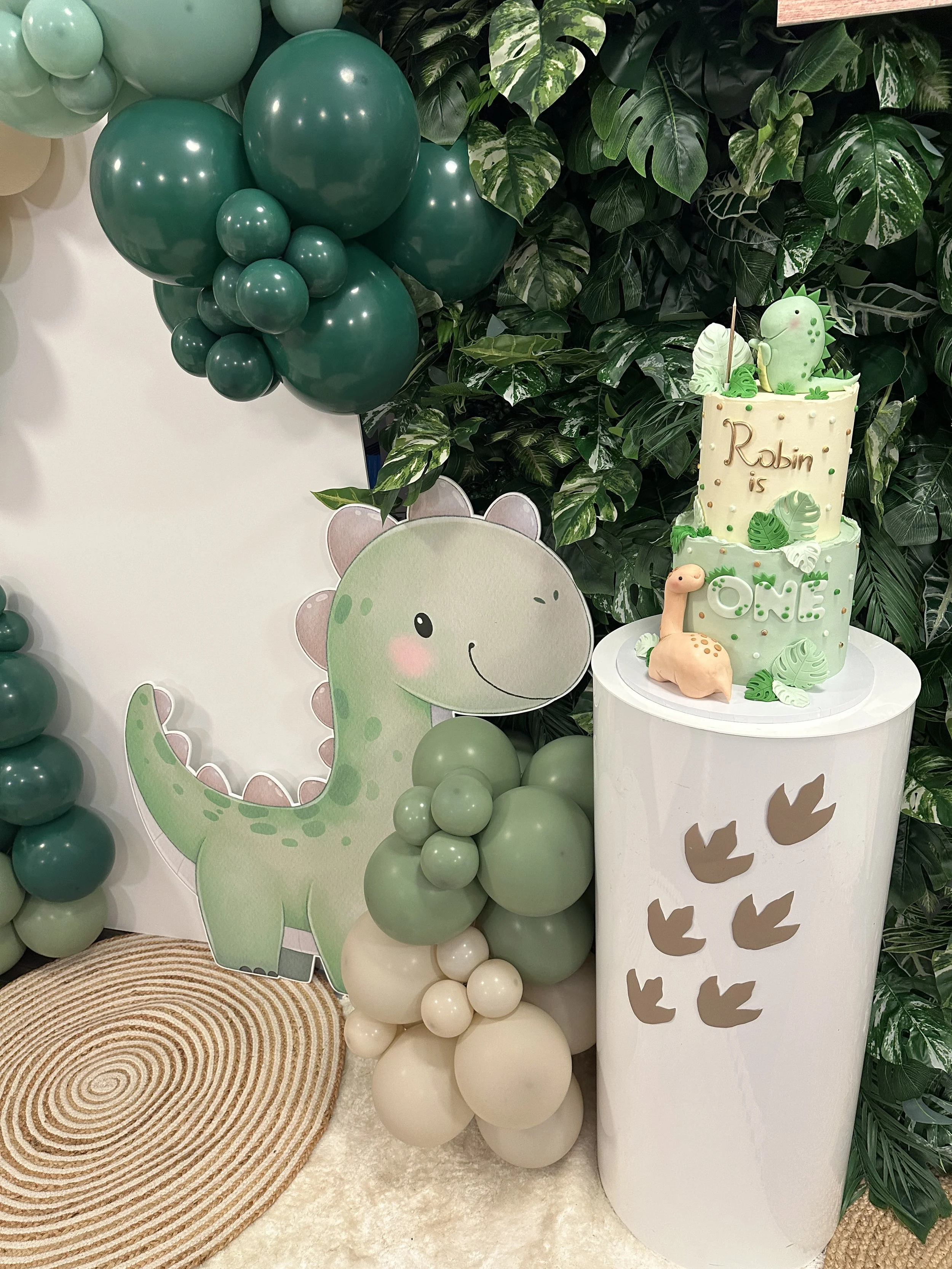 Robin's Roarsome 1st Birthday