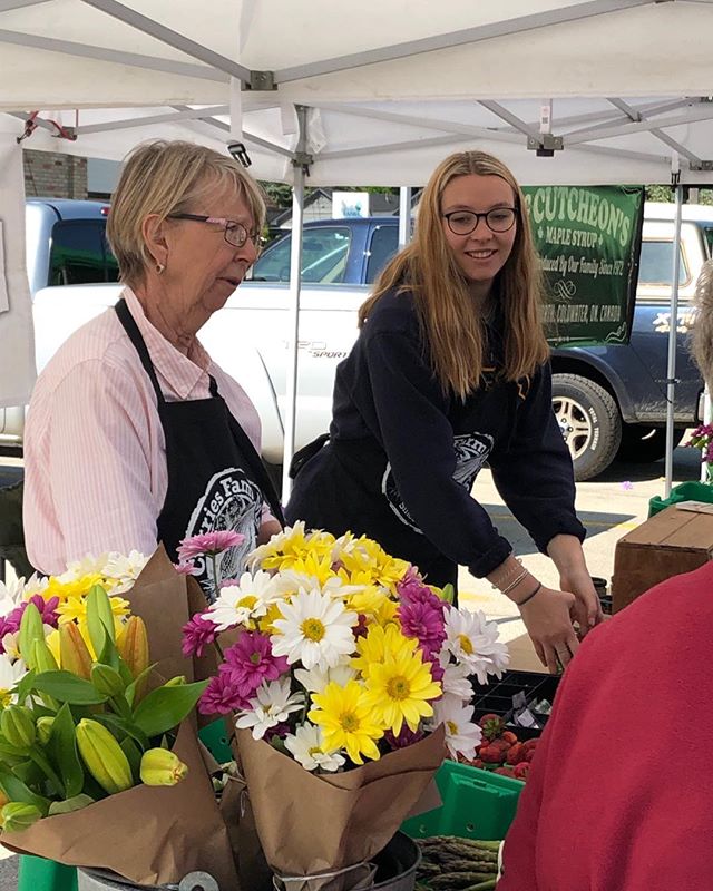 The sun is shining this morning at the Collingwood Farmers Market. Stop by our booth for fresh Ontario strawberries, just cut asparagus and beautiful flower bouquets. #local #farmfresh #lovewherewelive