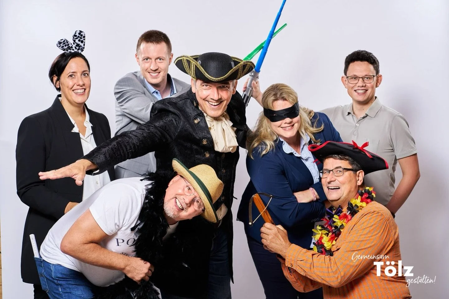 🎭✨ Fasching in Bayern &ndash; gemeinsam feiern!

Die &bdquo;f&uuml;nfte Jahreszeit&ldquo; ist da!  In ganz Bayern und allen weiteren Bundesl&auml;ndern hei&szlig;t es jetzt: Verkleiden, lachen und gemeinsam feiern, bevor am Aschermittwoch die Fasten