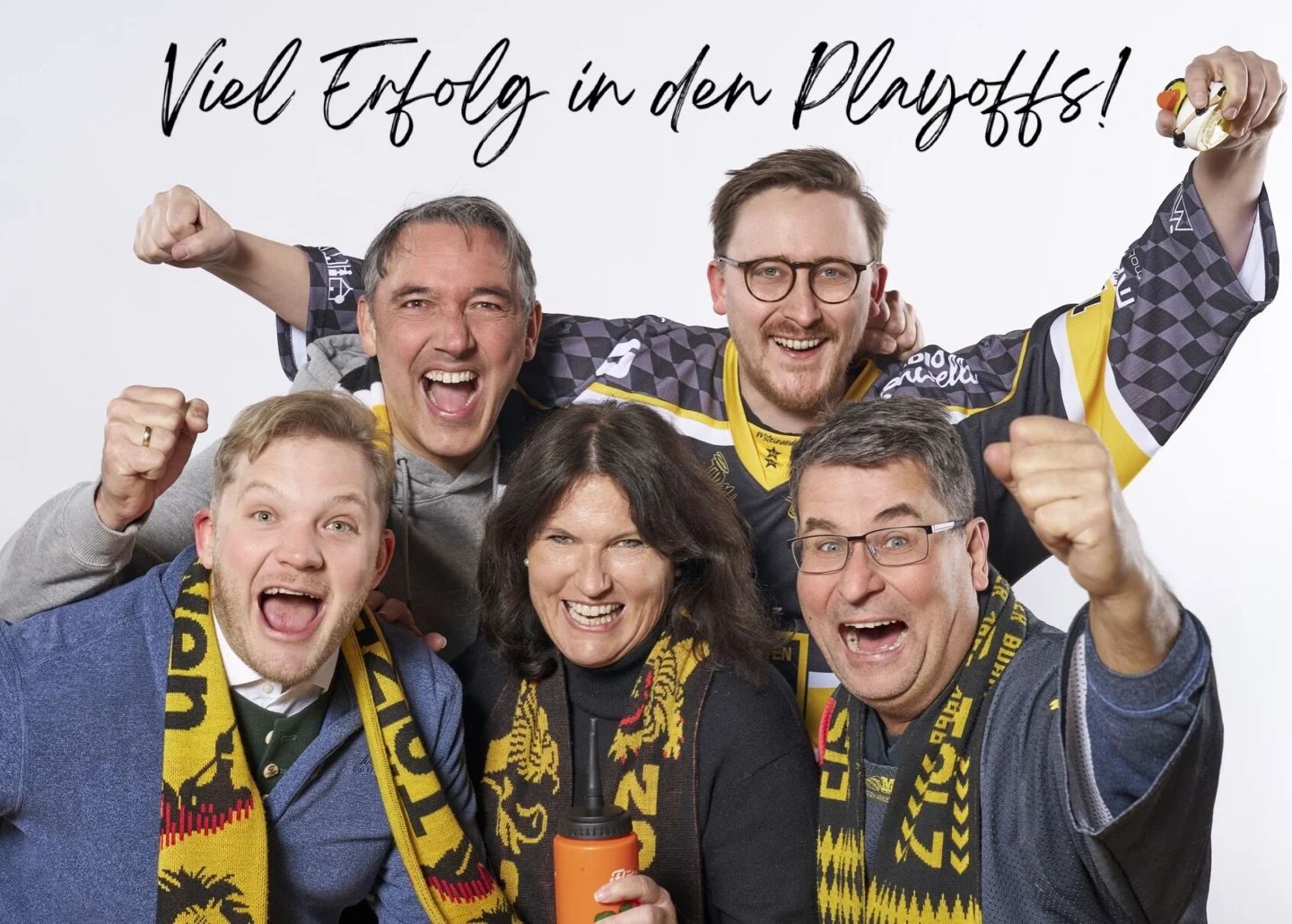 Liebe T&ouml;lzer L&ouml;wen 🦁 Heute ist euer letztes Ausw&auml;rtsspiel in der Hauptrunde! Die CSU Bad T&ouml;lz w&uuml;nscht euch viel Erfolg in den Playoffs ab dem 08.M&auml;rz! Wir freuen uns schon!🖤💛 Fingers crossed 🤞🏽 #csubadtoelz #gemeins