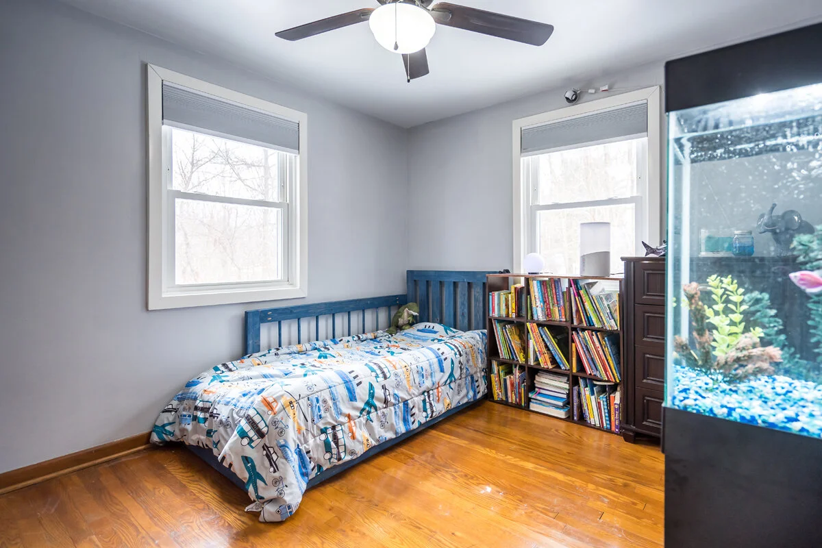9-Bed2.jpg