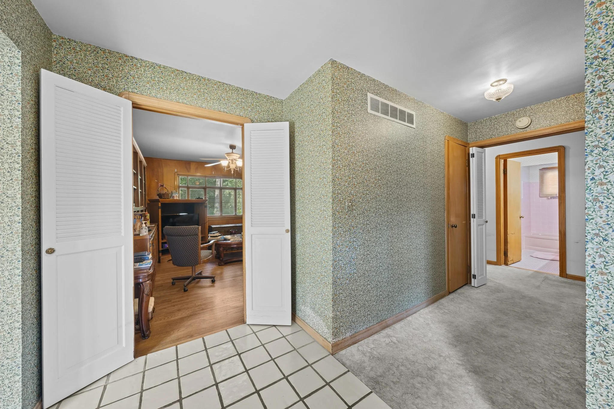 246-Elmdale-24.jpg