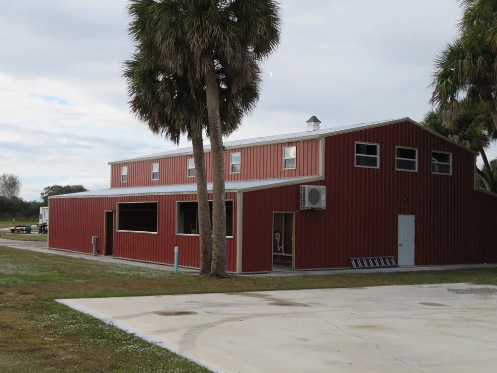 thegladesrvresort-communitycenter-amenity.JPG
