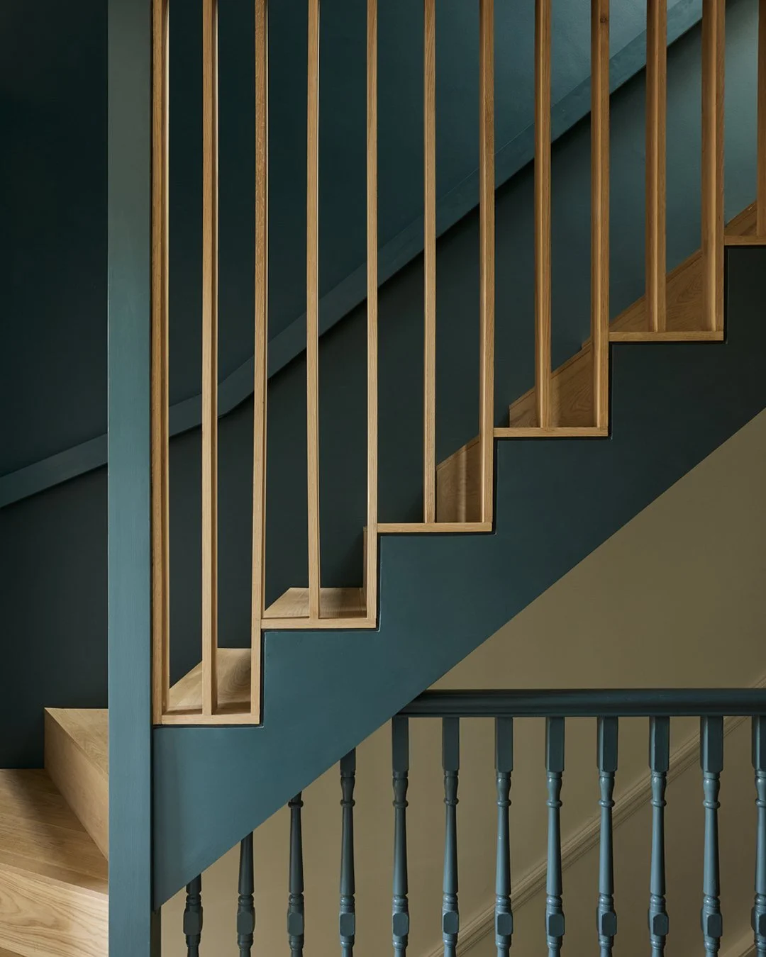 HARRY'S HOUSE

A modern take on a classic detail - slender oak balusters reinterpret the proportions of the original Victorian staircase below. As you move upward, the home shifts from traditional craftsmanship to a clean, contemporary language withi