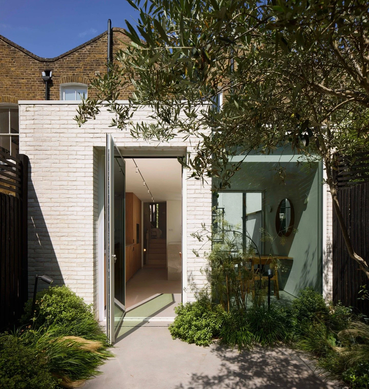 OLIVE TREE HOUSE

We're excited to launch our newest project in Bermondsey! The extension at Olive Tree House was modest in size, but made a big difference to the whole layout of the house. 

The extension is partly set away from the existing living 