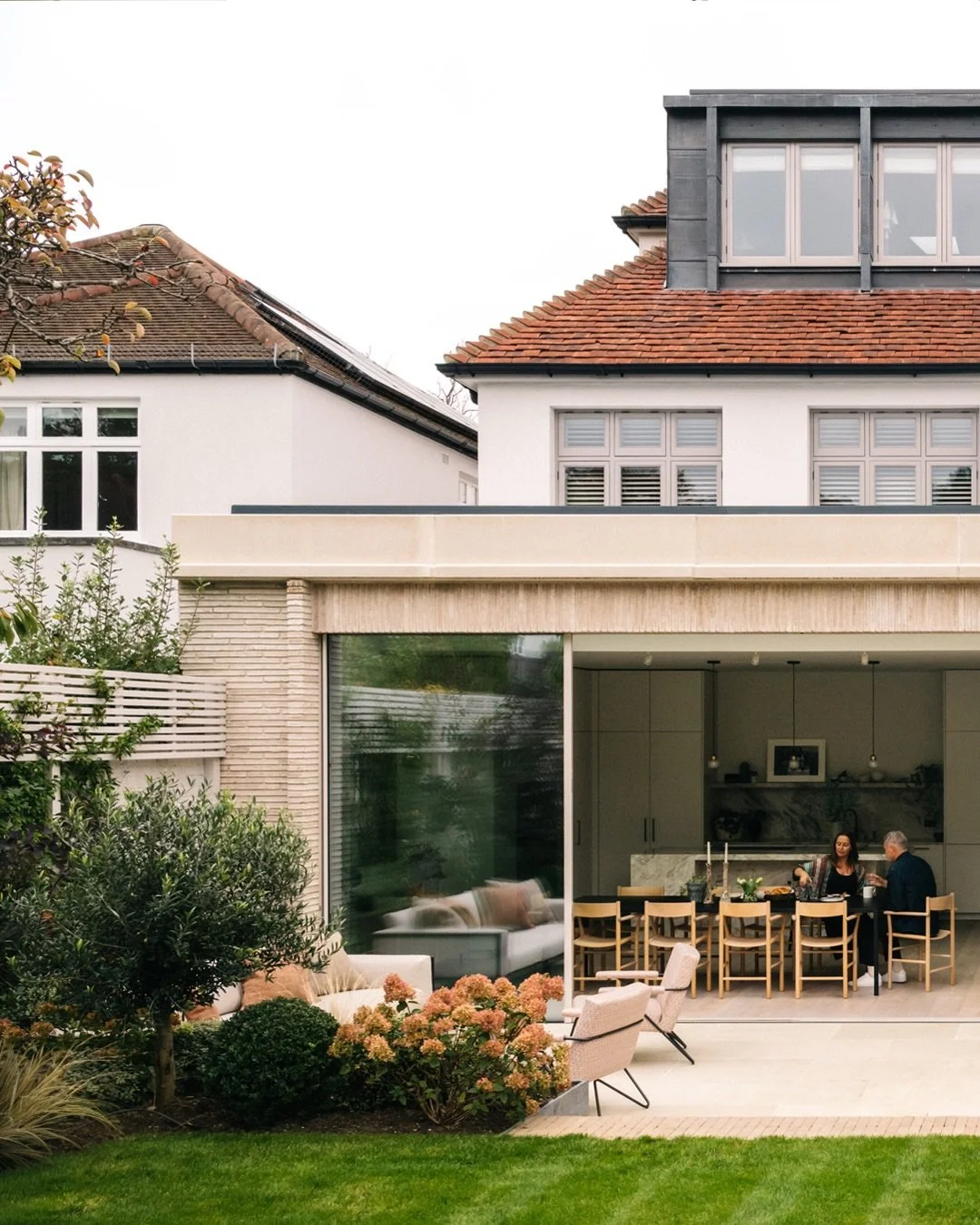 SUBURBAN HOUSE

We&rsquo;re excited to launch a new project recently completed for our clients in Wimbledon. 

Suburban House began when our clients approached us to help transform their tired, damp and cold 1920&rsquo;s house into a stylish modern h