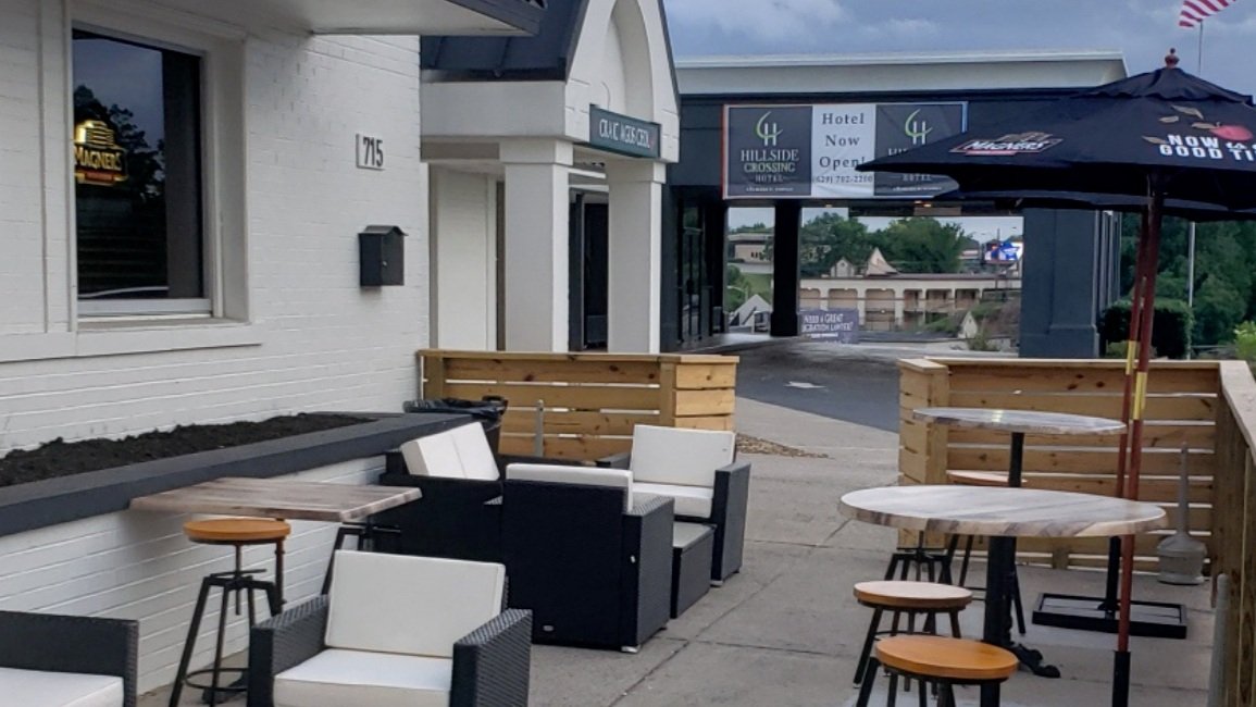 OUTDOOR SEATING
